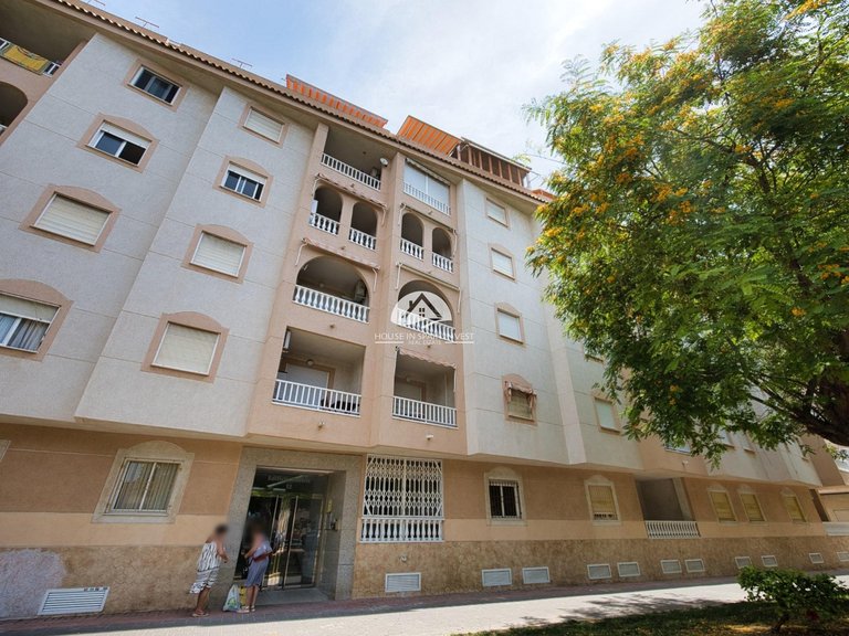 Apartment for Sale in El Acequion - Los Náufragos Torrevieja, Alicante 1