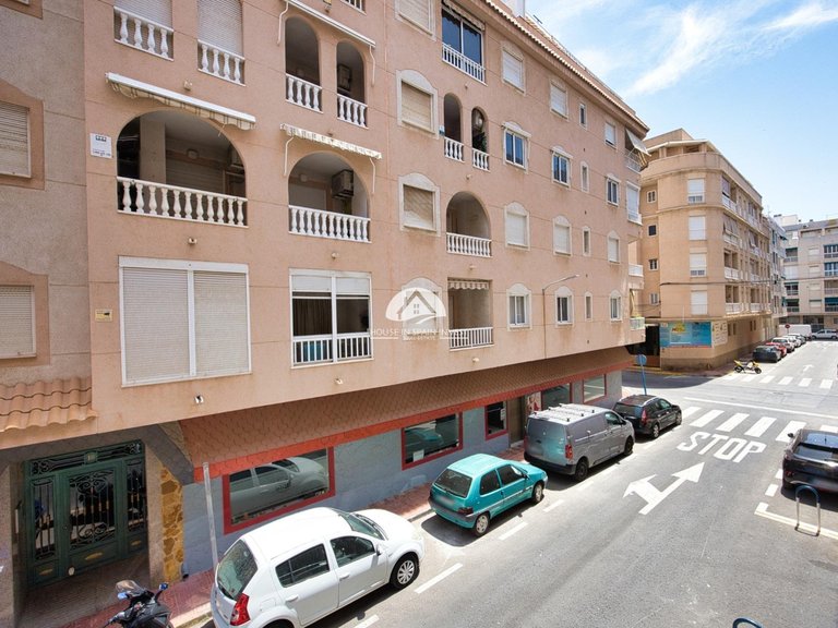 Apartment for Sale in El Acequion - Los Náufragos Torrevieja, Alicante 2