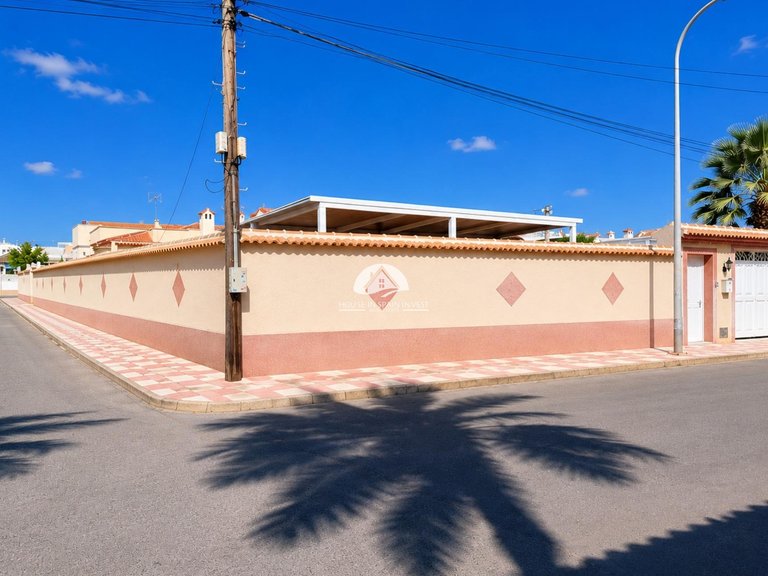 Villa for Sale in La Siesta - El Salado - Torreta Torrevieja, Alicante 30