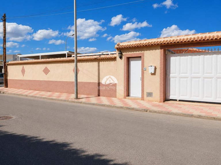 Villa for Sale in La Siesta - El Salado - Torreta Torrevieja, Alicante 31