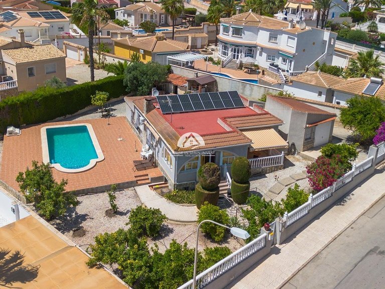 Villa for Sale in Rojales Rojales - Ciudad Quesada, Alicante 1