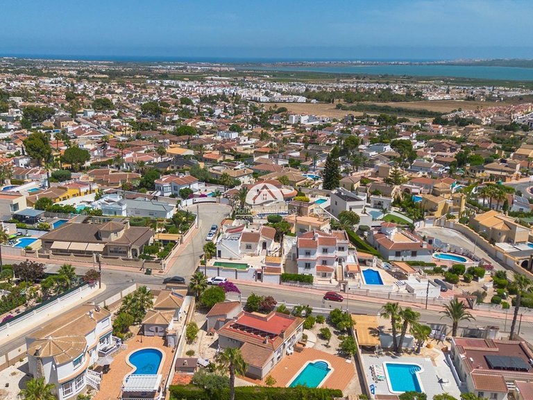 Villa for Sale in Rojales Rojales - Ciudad Quesada, Alicante 34