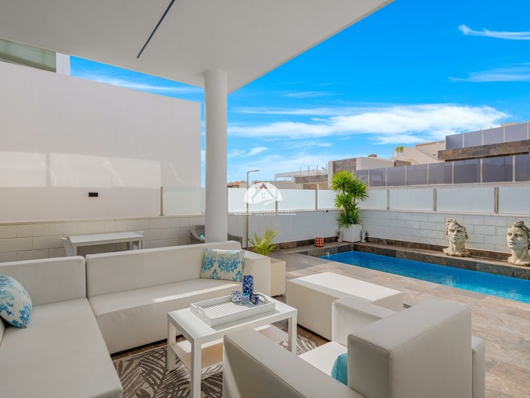Villa for Sale in Villamartín - Las Filipinas Orihuela Costa, Alicante 5