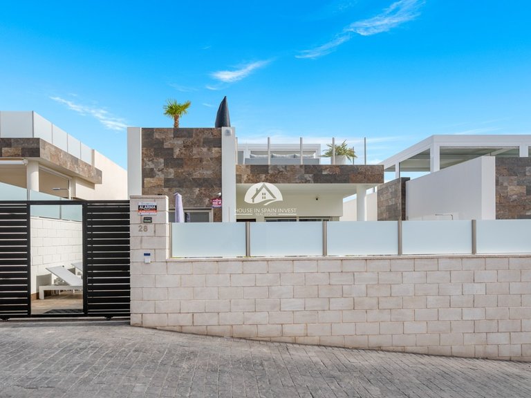 Villa for Sale in Villamartín - Las Filipinas Orihuela Costa, Alicante 7
