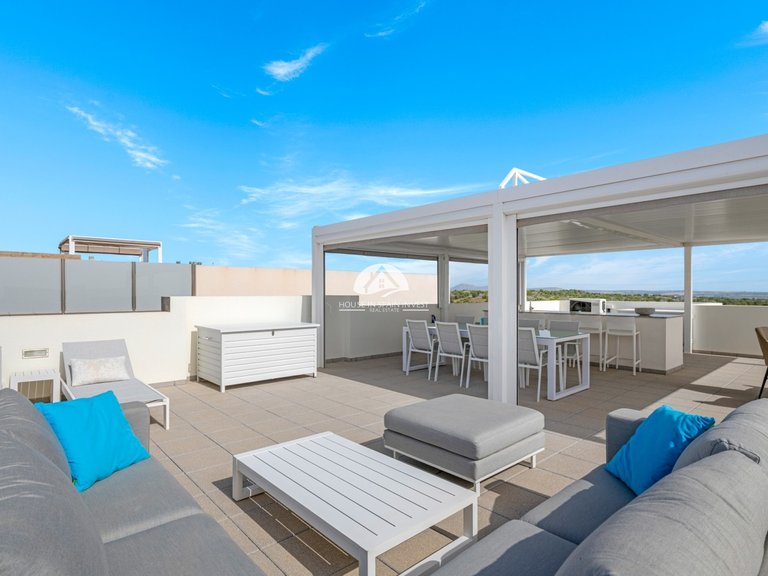 Villa for Sale in Villamartín - Las Filipinas Orihuela Costa, Alicante 9