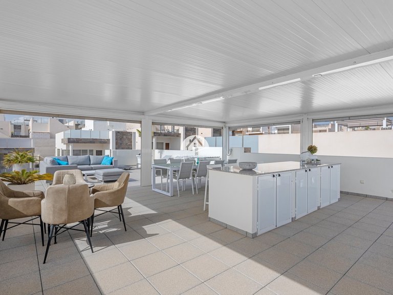 Villa for Sale in Villamartín - Las Filipinas Orihuela Costa, Alicante 13