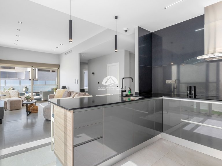 Villa for Sale in Villamartín - Las Filipinas Orihuela Costa, Alicante 18