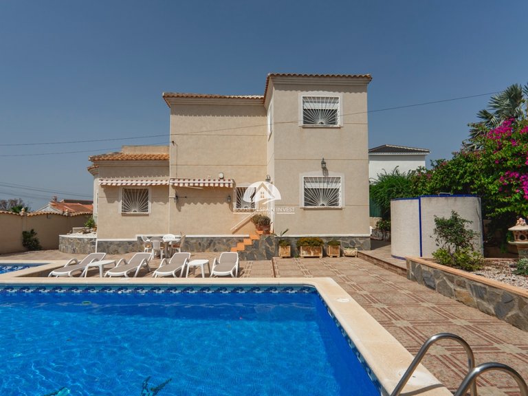 Villa for Sale in Campo De Golf La Marquesa Rojales - Ciudad Quesada, Alicante 2
