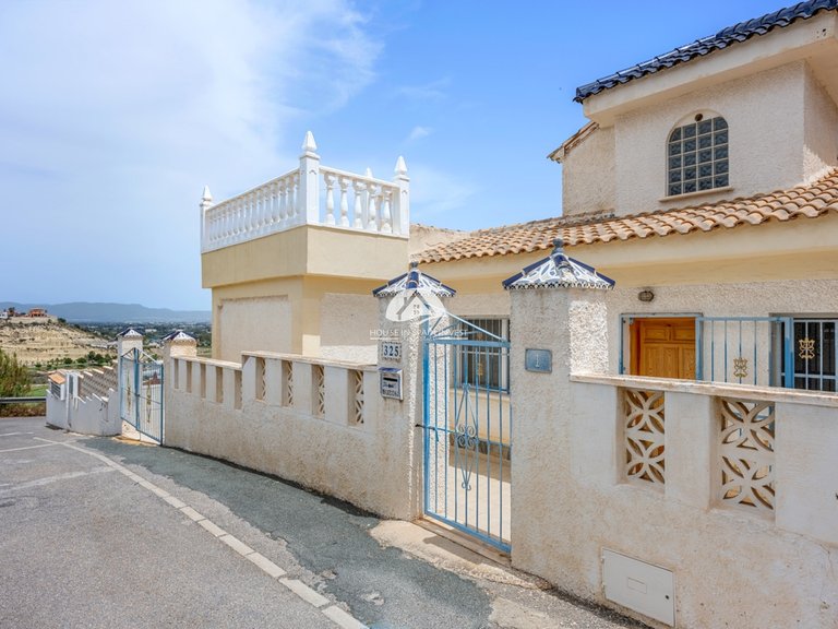 Town House for Sale in Ciudad Quesada Rojales - Ciudad Quesada, Alicante 1