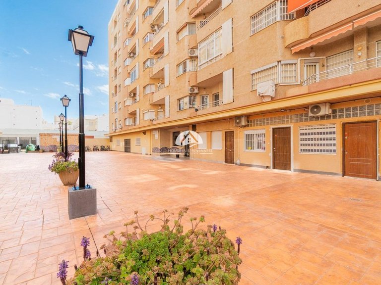 Apartment for Sale in Curva del Palangre Torrevieja, Alicante 23