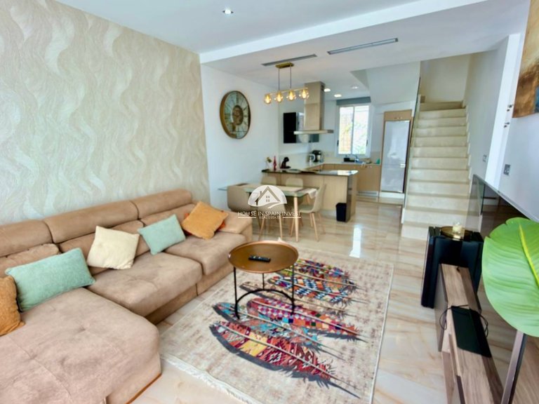 Villa for Sale in Ciudad Quesada Rojales - Ciudad Quesada, Alicante 2