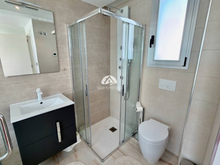 Villa for Sale in Ciudad Quesada Rojales - Ciudad Quesada, Alicante 16