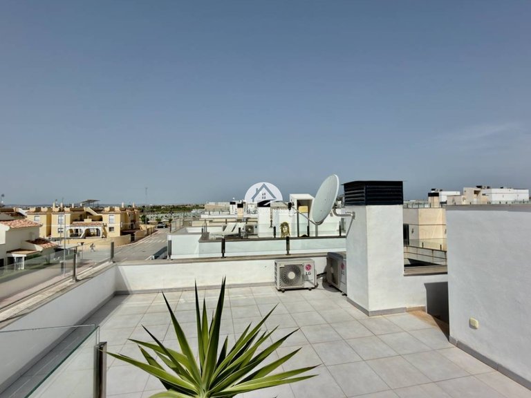 Villa for Sale in Ciudad Quesada Rojales - Ciudad Quesada, Alicante 24