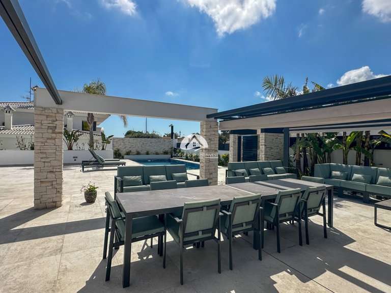 Villa for Sale in Villamartín - Las Filipinas Orihuela Costa, Alicante 15