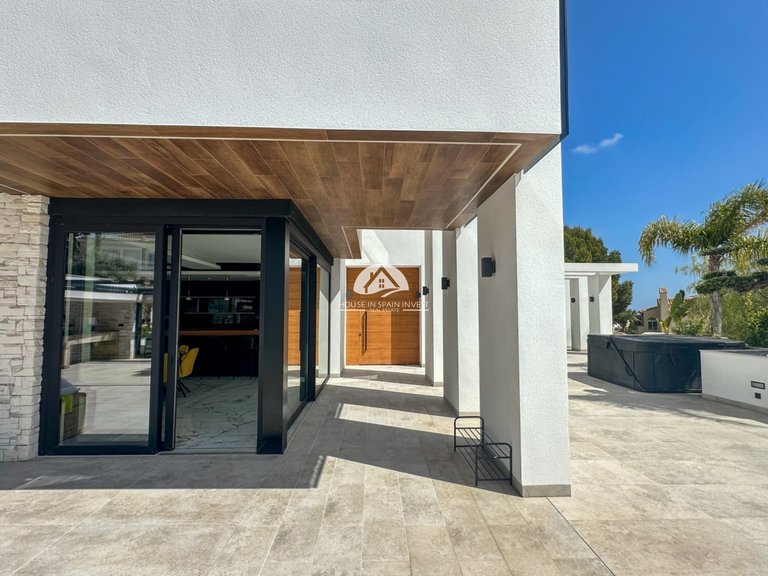 Villa for Sale in Villamartín - Las Filipinas Orihuela Costa, Alicante 16