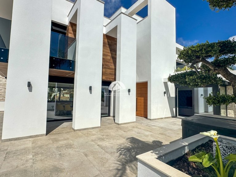 Villa for Sale in Villamartín - Las Filipinas Orihuela Costa, Alicante 22