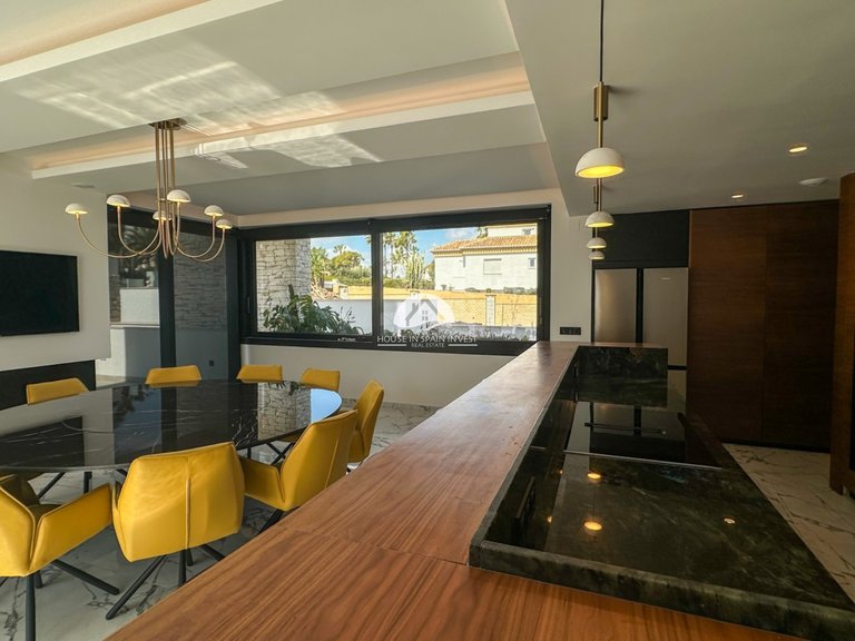 Villa for Sale in Villamartín - Las Filipinas Orihuela Costa, Alicante 47