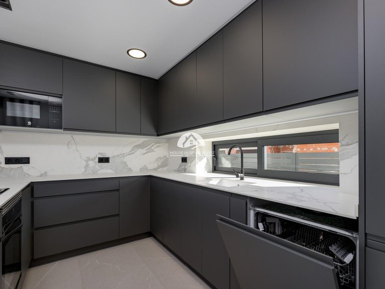 Villa for Sale in Parque Acuático - Sector 25 Torrevieja, Alicante 14