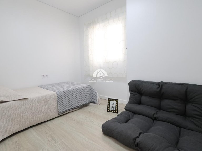 Apartment for Sale in El Acequion - Los Náufragos Torrevieja, Alicante 12
