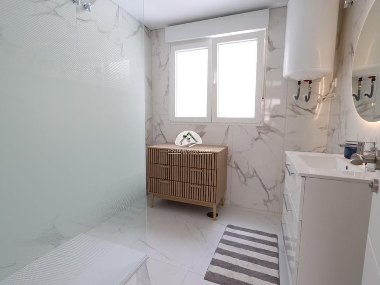 Apartment for Sale in El Acequion - Los Náufragos Torrevieja, Alicante 14