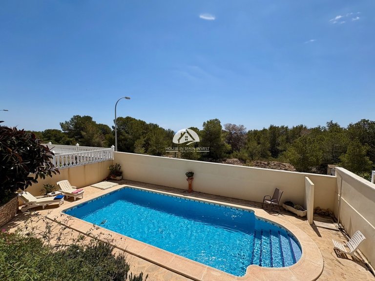 Villa for Sale in Villamartín - Las Filipinas Orihuela Costa, Alicante 17