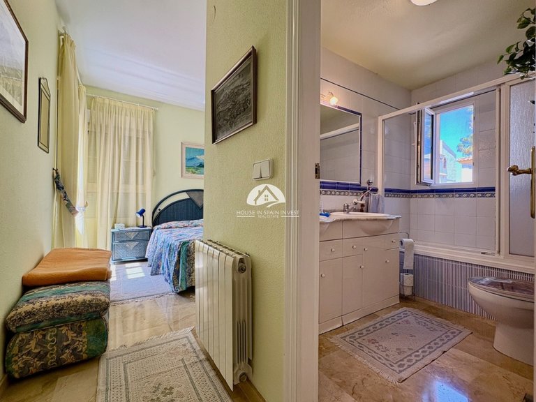 Villa for Sale in Villamartín - Las Filipinas Orihuela Costa, Alicante 19