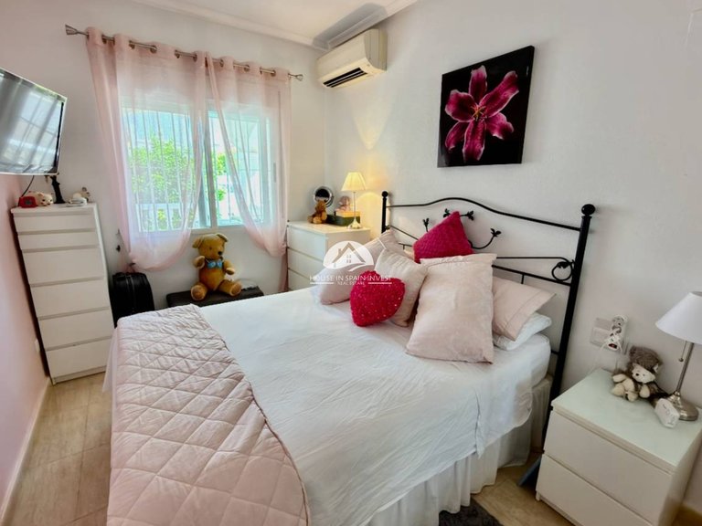 Villa for Sale in Lo Crispin Algorfa - La Finca Golf, Alicante 8