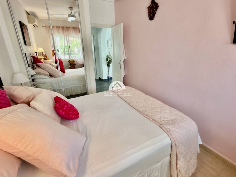 Villa for Sale in Lo Crispin Algorfa - La Finca Golf, Alicante 9