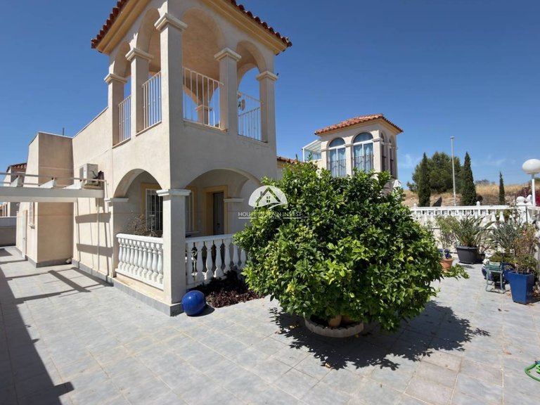 Villa for Sale in Lo Crispin Algorfa - La Finca Golf, Alicante 11
