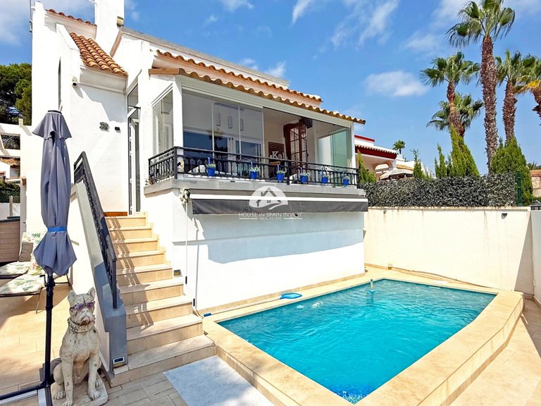 Villa for Sale in Villamartín - Las Filipinas Orihuela Costa, Alicante 7