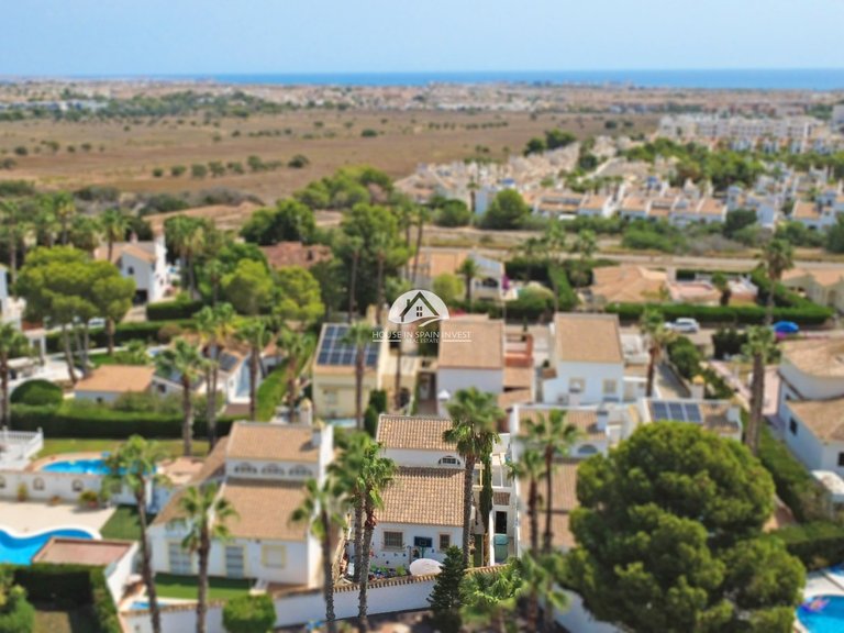 Villa for Sale in Villamartín - Las Filipinas Orihuela Costa, Alicante 15