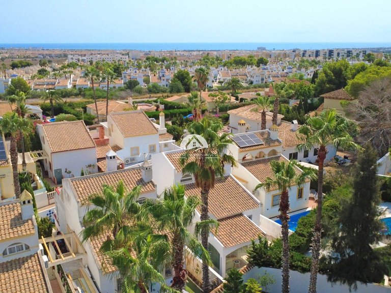 Villa for Sale in Villamartín - Las Filipinas Orihuela Costa, Alicante 18