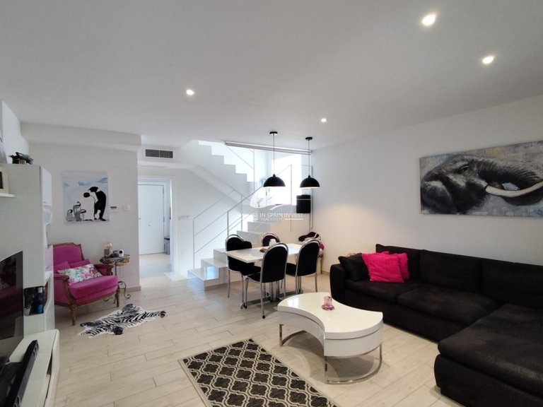 Corner Townhouse for Sale in Torrevieja Torrevieja, Alicante 2