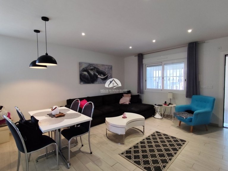 Corner Townhouse for Sale in Torrevieja Torrevieja, Alicante 4
