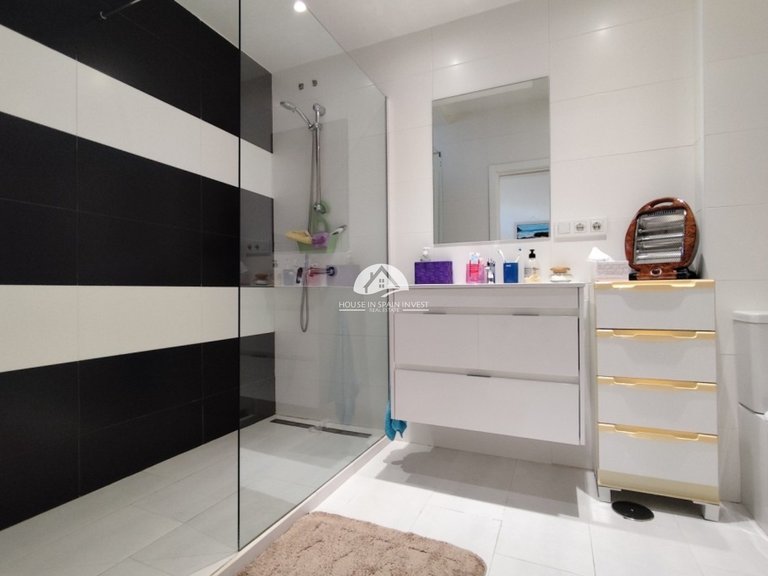 Corner Townhouse for Sale in Torrevieja Torrevieja, Alicante 32