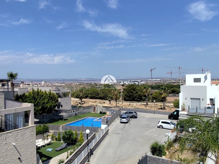Corner Townhouse for Sale in Torrevieja Torrevieja, Alicante 43