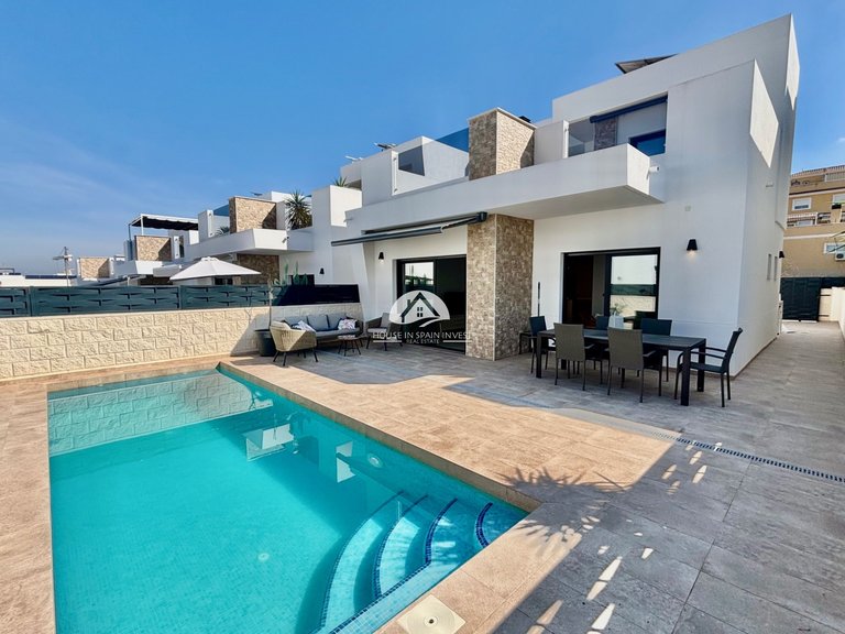 Villa for Sale in Benijofar Benijofar, Alicante 1