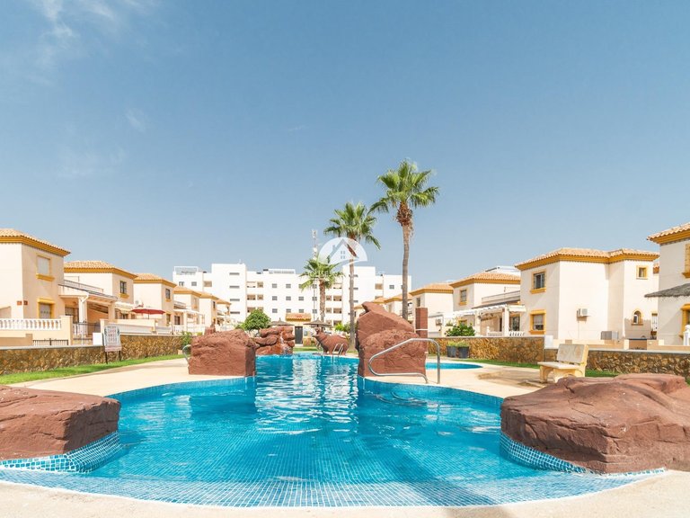 Apartment for Sale in Villamartín - Las Filipinas Orihuela Costa, Alicante 2