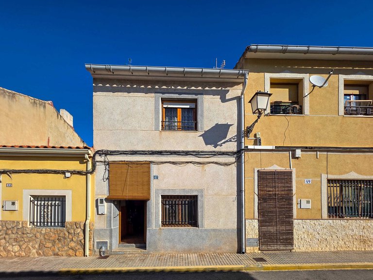 Town House for Sale in Pinoso, Alicante 1