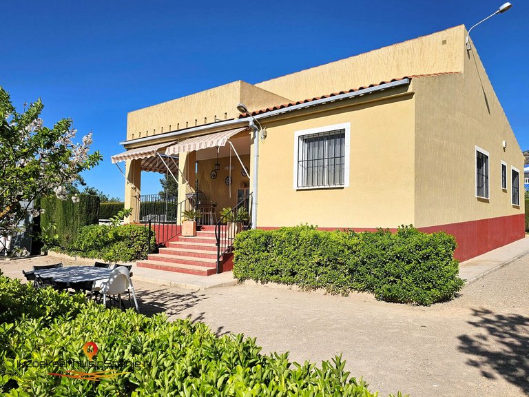 Villa for Sale in Caudete, Albacete 1