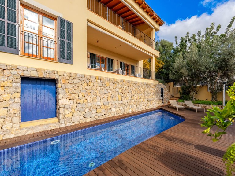 Villa for Sale in Calvià Pueblo, Balearic Islands 2