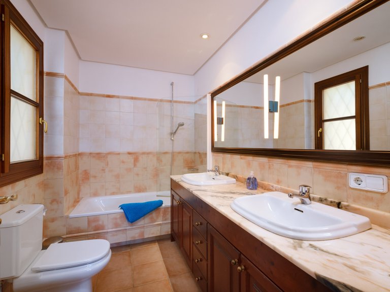 Villa for Sale in Calvià Pueblo, Balearic Islands 11