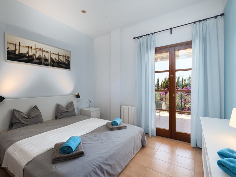 Villa for Sale in Calvià Pueblo, Balearic Islands 12