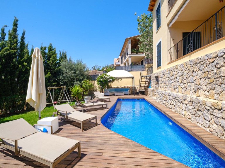 Villa for Sale in Calvià Pueblo, Balearic Islands 3