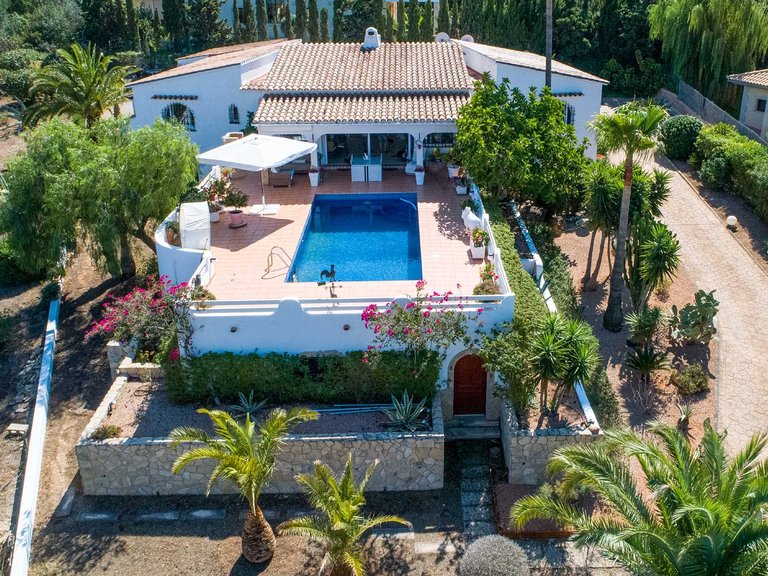 Villa for Sale in Santa Ponsa, Balearic Islands 1