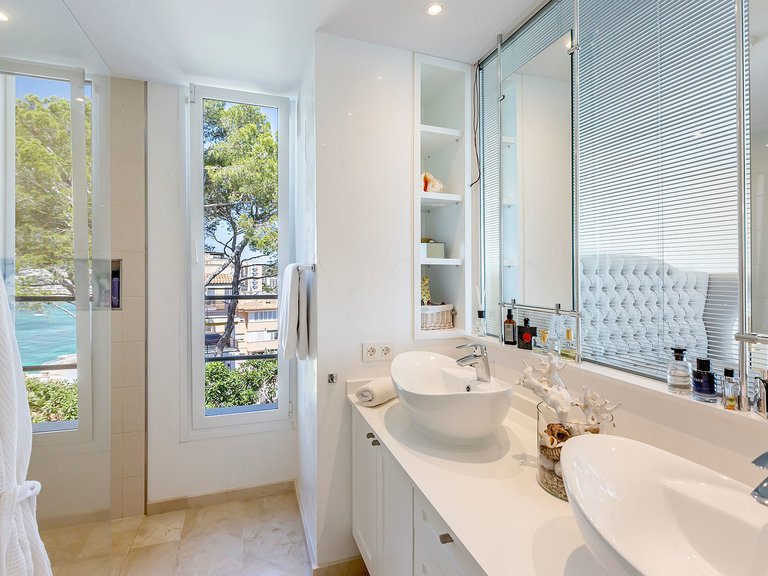 Villa for Sale in Calvià / Palmanova, Balearic Islands 13