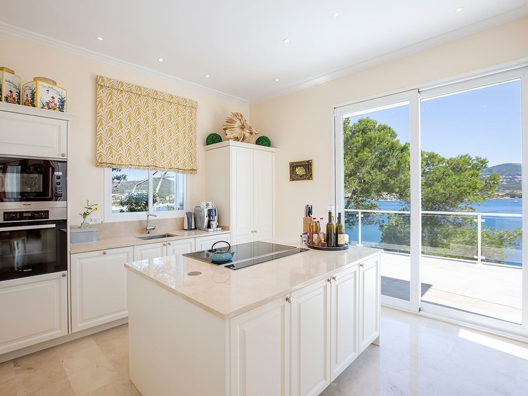 Villa for Sale in Calvià / Palmanova, Balearic Islands 8