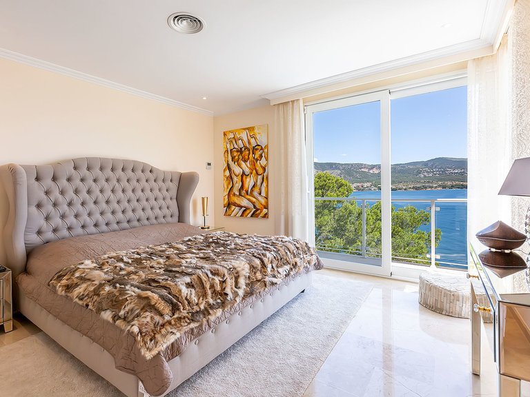 Villa for Sale in Calvià / Palmanova, Balearic Islands 12