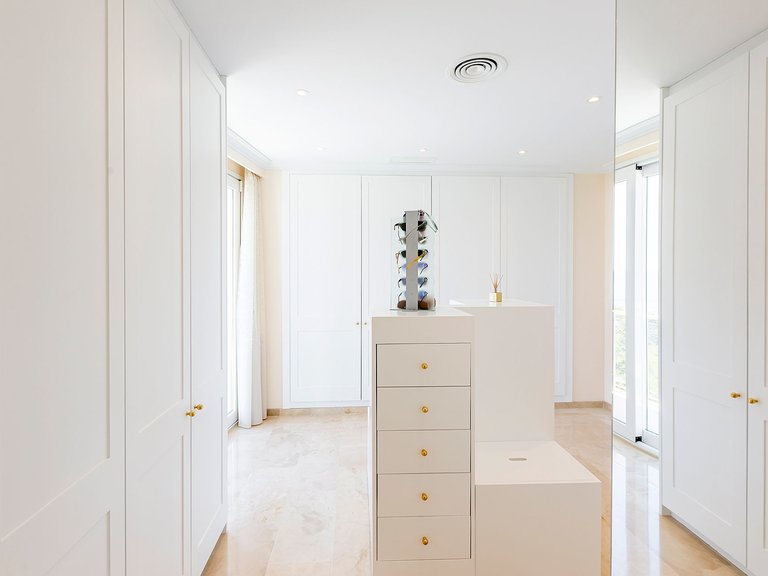 Villa for Sale in Calvià / Palmanova, Balearic Islands 14