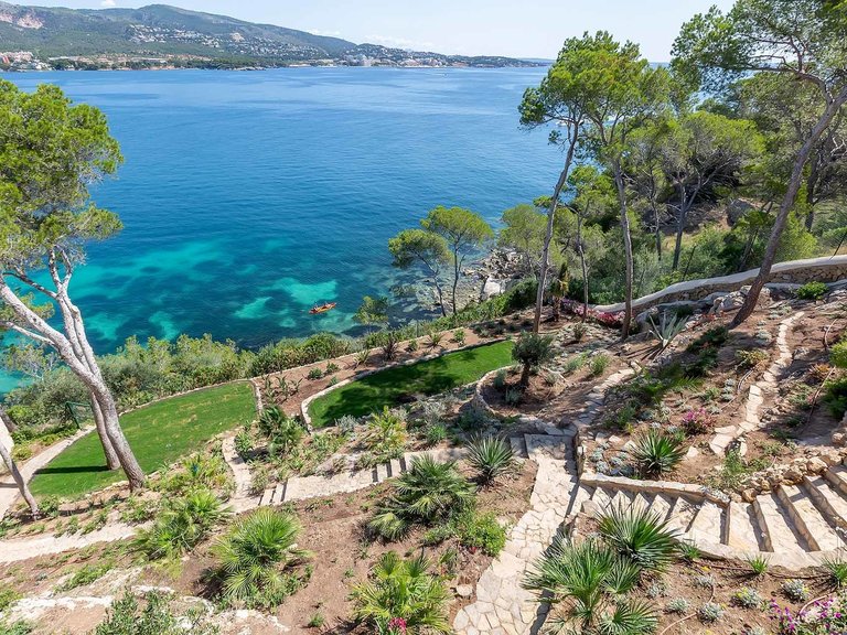 Villa for Sale in Calvià / Palmanova, Balearic Islands 16